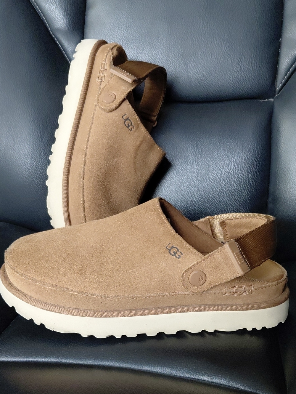 UGG Goldenstar Suede Clog Chestnut Brown 7